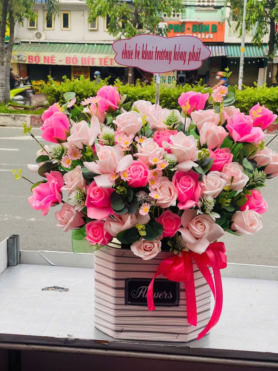 giỏ hoa s&aacute;p t&acirc;n b&igrave;nh giao nhanh 